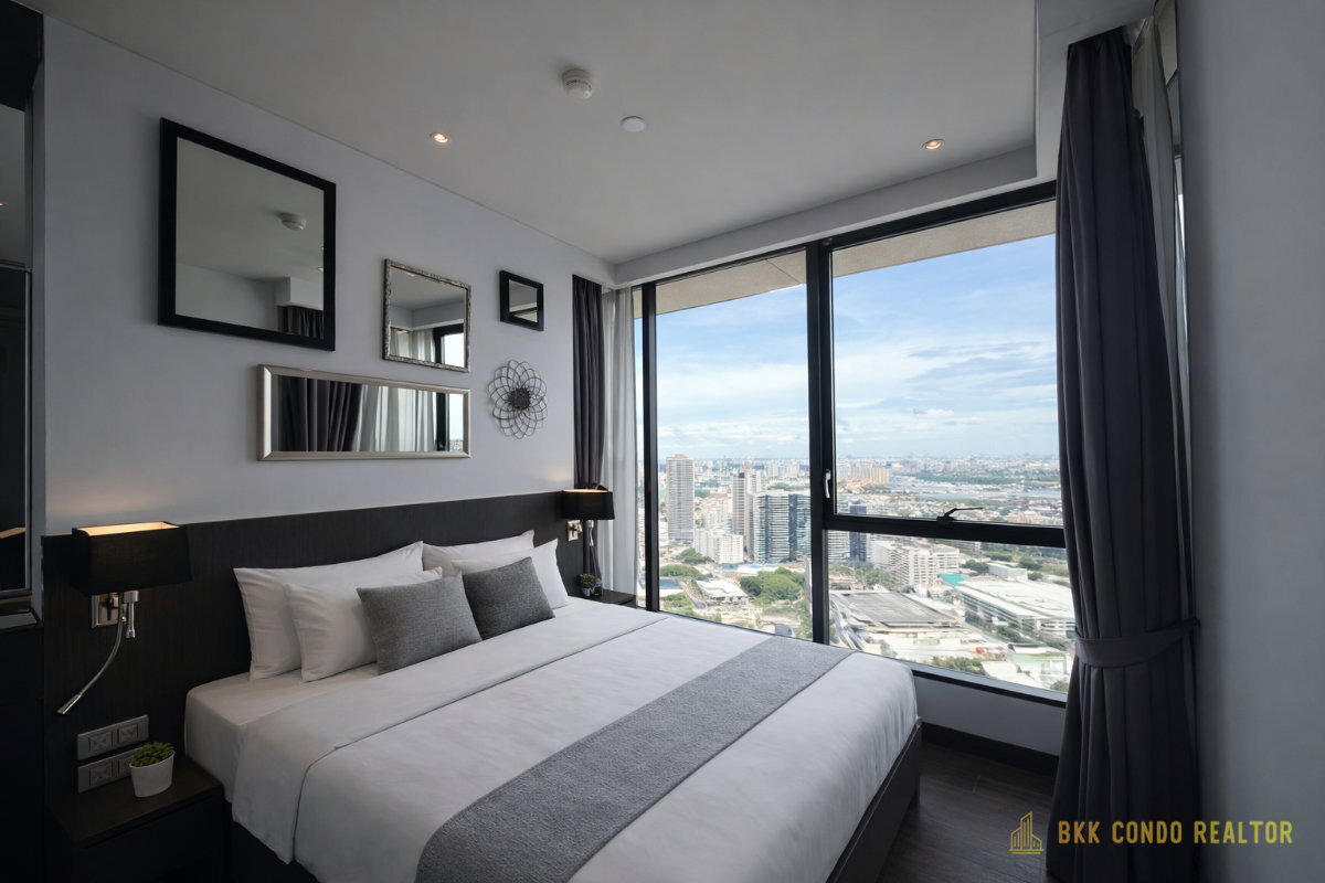 1-Bedroom Condo for Rent at The Lumpini 24 (30 sqm) — Phrom Phong BTS