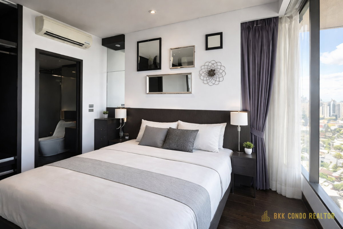 1-Bedroom Condo for Rent at The Lumpini 24 (30 sqm) — Phrom Phong BTS
