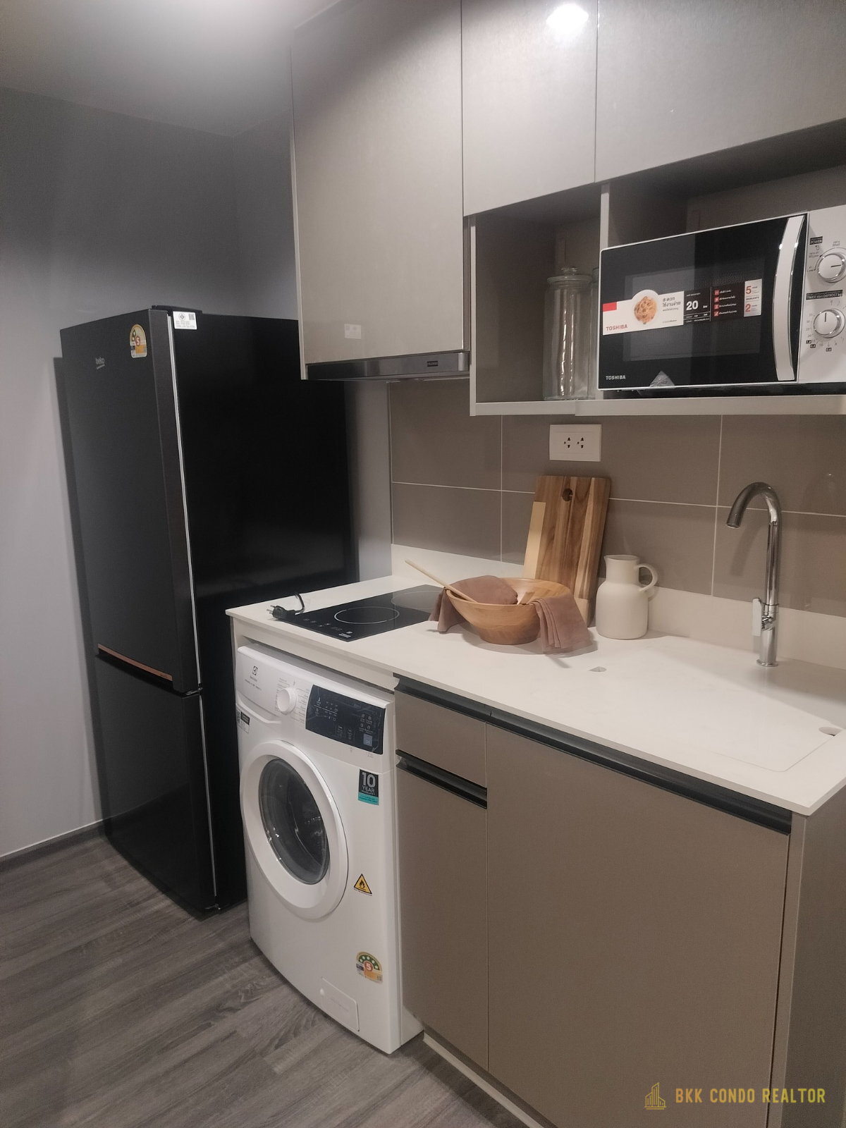 1-Bedroom Condo for Rent at IDEO Mobi Sukhumvit 40 (34.55 sqm) — Ekkamai BTS