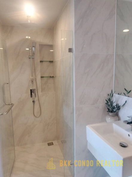 1-Bedroom Condo for Rent at IDEO Mobi Sukhumvit 40 (34.55 sqm) — Ekkamai BTS