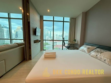 1-Bedroom Condo for Rent at The Room Sukhumvit 21 (55 sqm) — Asoke BTS