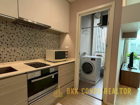 1-Bedroom Condo for Rent at The Room Sukhumvit 21 (55 sqm) — Asoke BTS