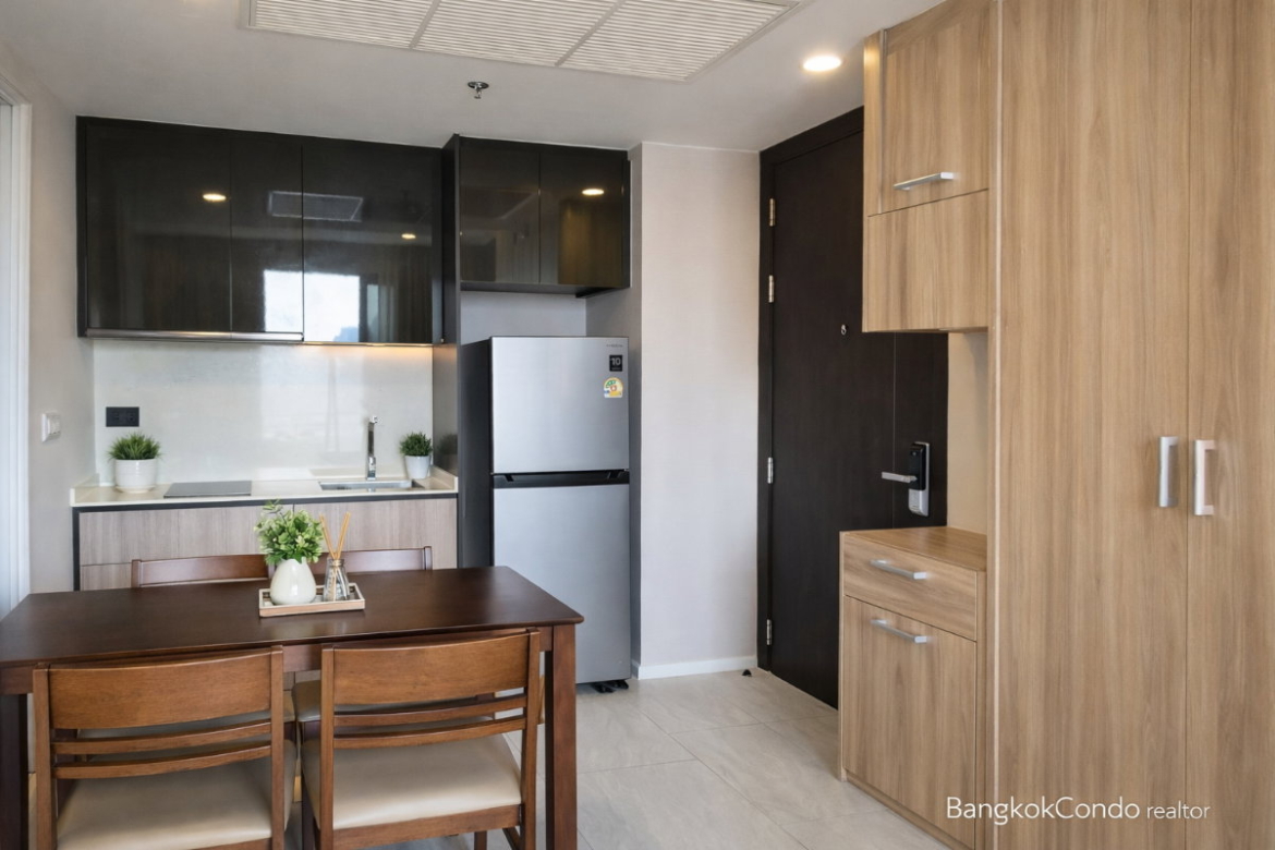 2-Bedroom Condo for Rent at Cooper Siam (50 sqm) — National Stadium BTS