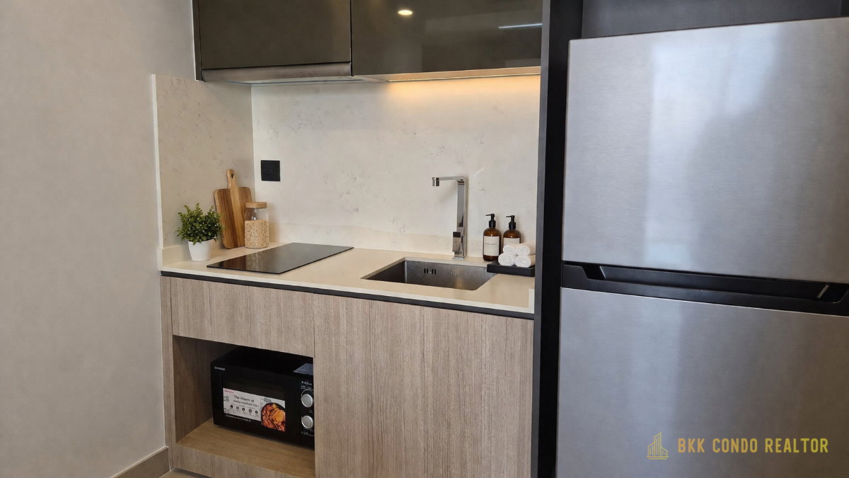 2-Bedroom Condo for Rent at Cooper Siam (50 sqm) — National Stadium BTS