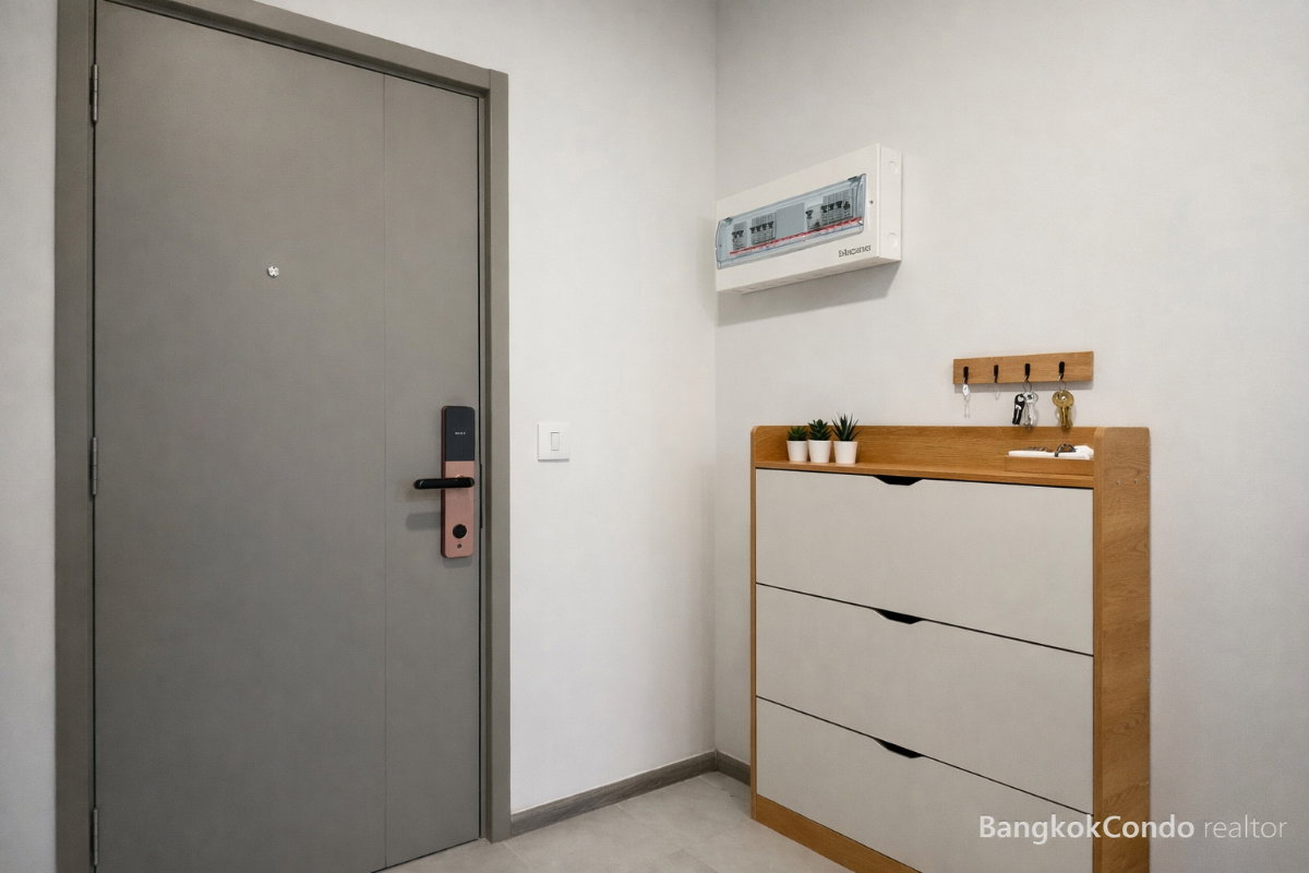 1-Bedroom Condo for Rent at Aspire Sukhumvit – Rama 4 (31 sqm) — Phra Khanong BTS