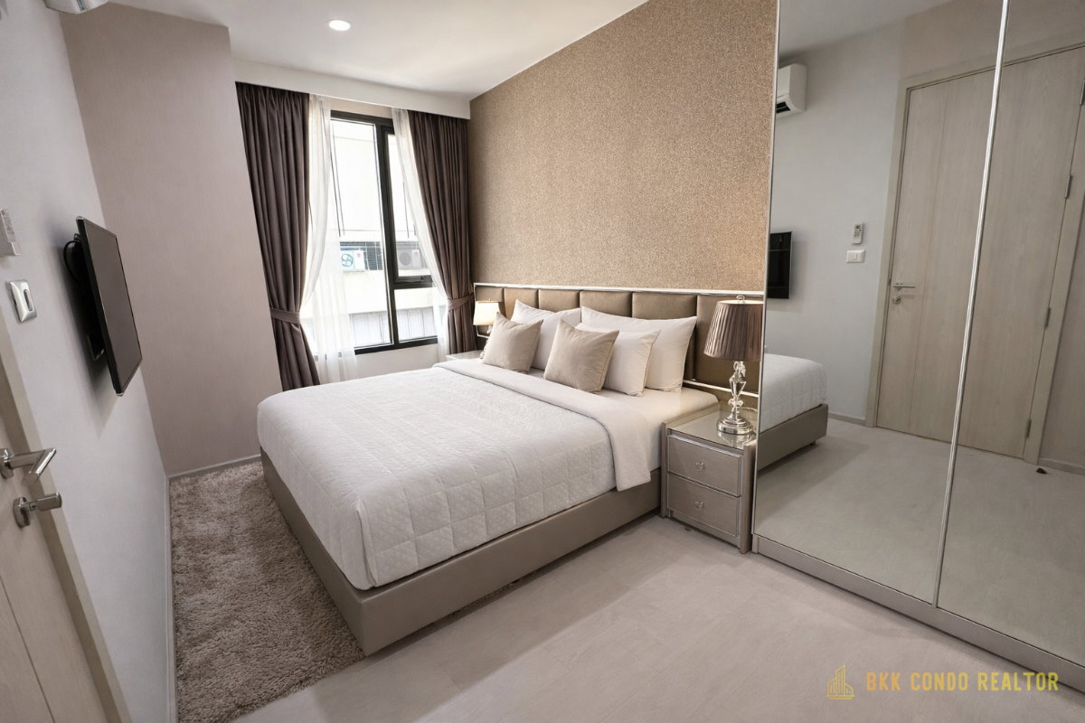 1-Bedroom Condo for Rent at Rhythm Sukhumvit 42 (35 sqm) — Ekkamai BTS