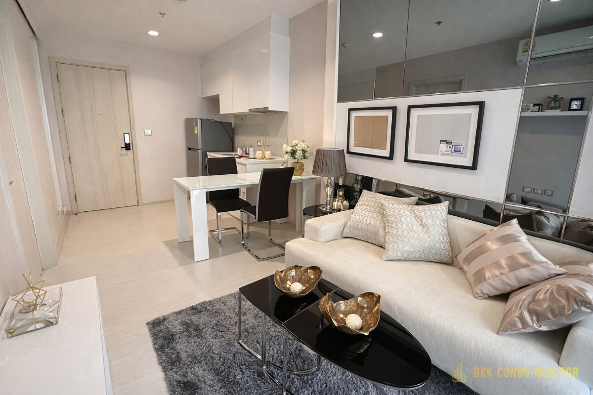 1-Bedroom Condo for Rent at Rhythm Sukhumvit 42 (35 sqm) — Ekkamai BTS