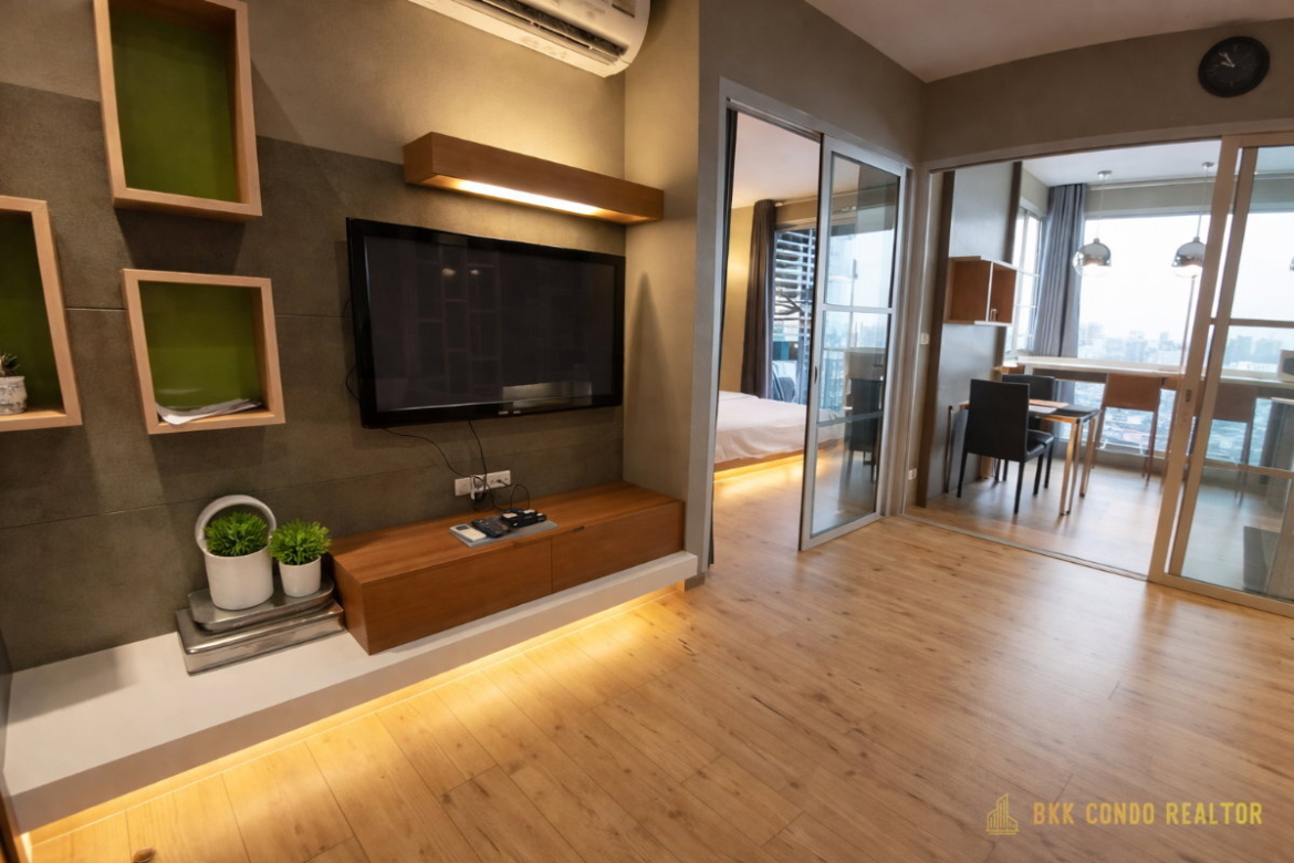 1-Bedroom Condo for Rent at Rhythm Ratchada (47 sqm) — Huai Khwang MRT