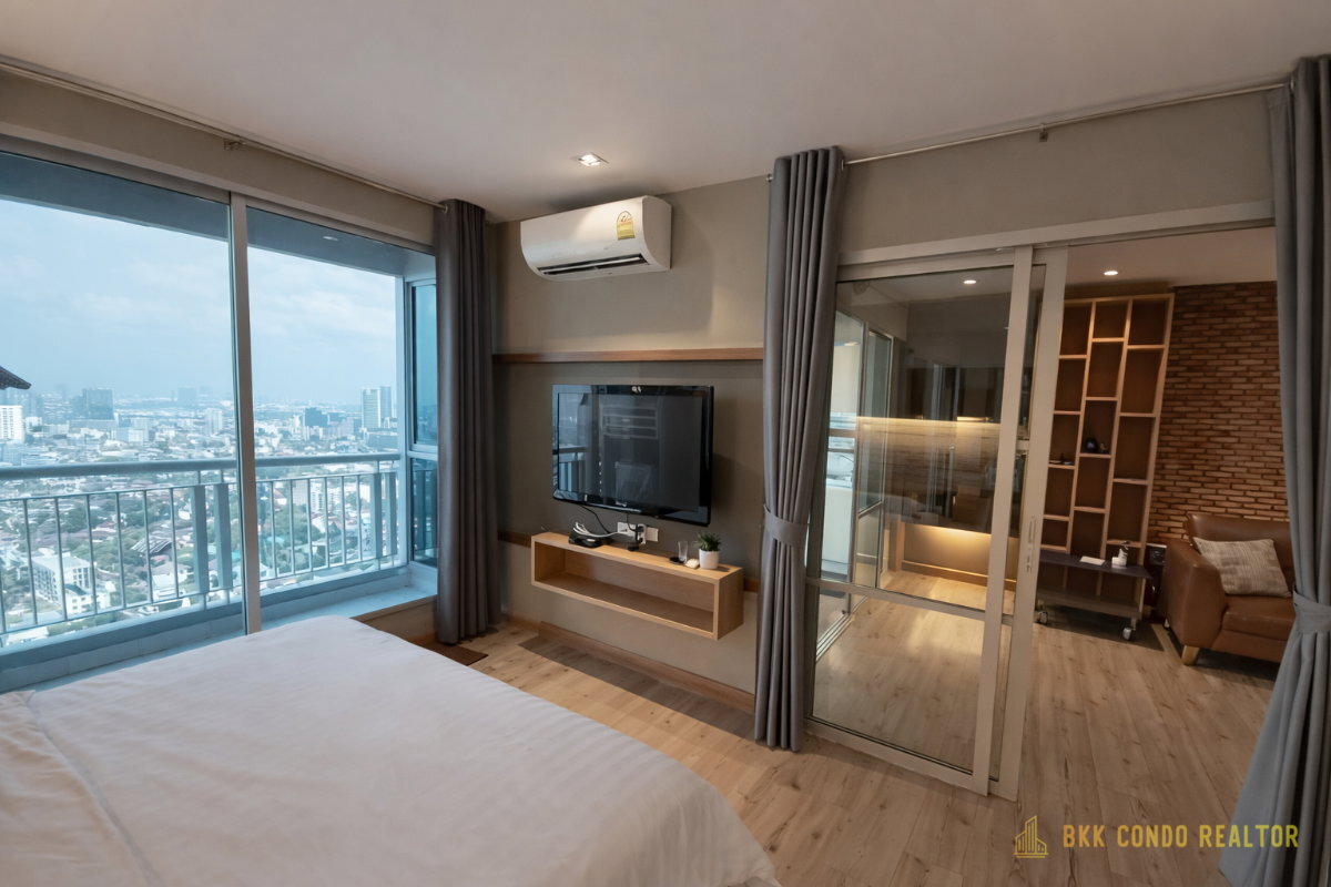 a10833-04 1-Bedroom Condo for Rent at Rhythm Ratchada (47 sqm) — Huai Khwang MRT