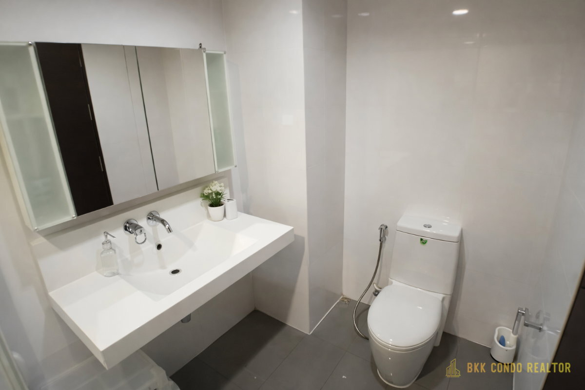 a10833-11 1-Bedroom Condo for Rent at Rhythm Ratchada (47 sqm) — Huai Khwang MRT
