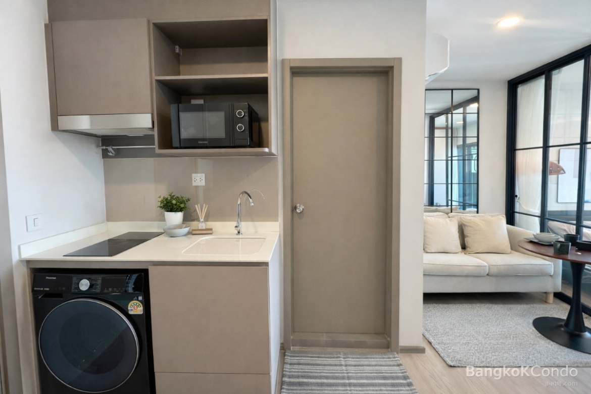 Studio Condo for Rent at Aspire Sukhumvit – Rama 4 (25 sqm) — Phra Khanong BTS