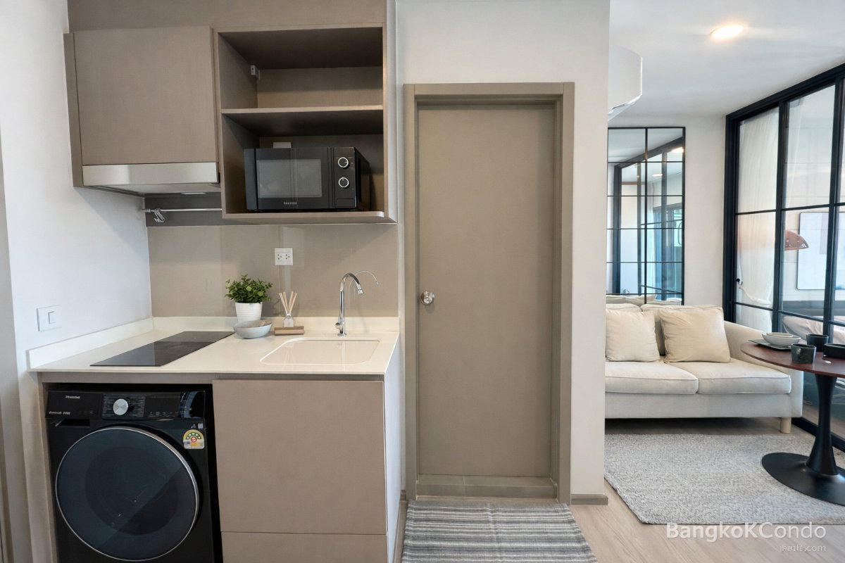 Studio Condo for Rent at Aspire Sukhumvit – Rama 4 (25 sqm) — Phra Khanong BTS
