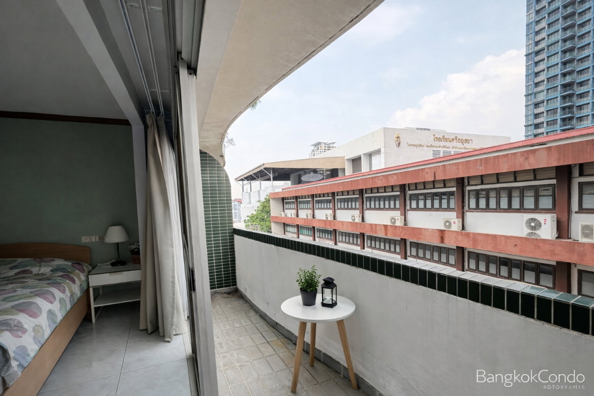 1-Bedroom Condo for Rent at Tridhos Smart Living Si Ayuthaya (57 sqm) — Phaya Thai BTS
