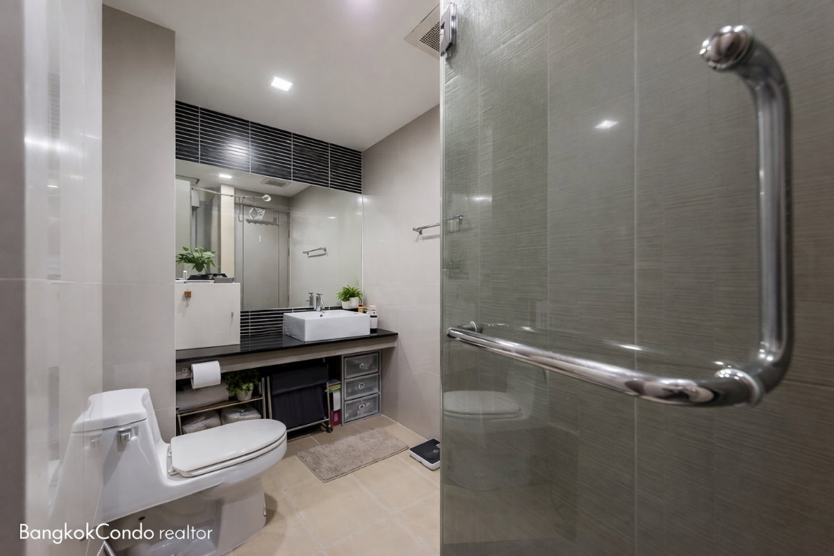 a11033-12 2-Bedroom Condo for Rent at Tree Condo Sukhumvit 42 (60 sqm) — Ekkamai BTS