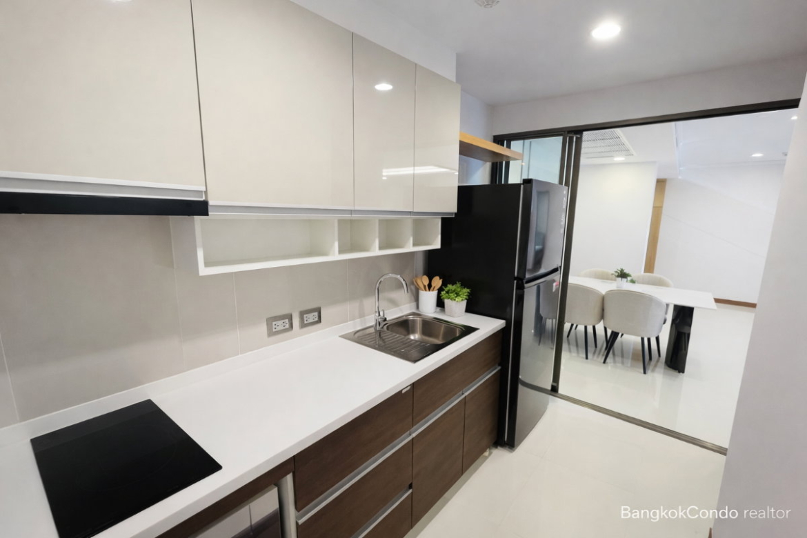2-Bedroom Condo for Rent at Supalai Oriental Sukhumvit 39 (101 sqm) — Phrom Phong BTS