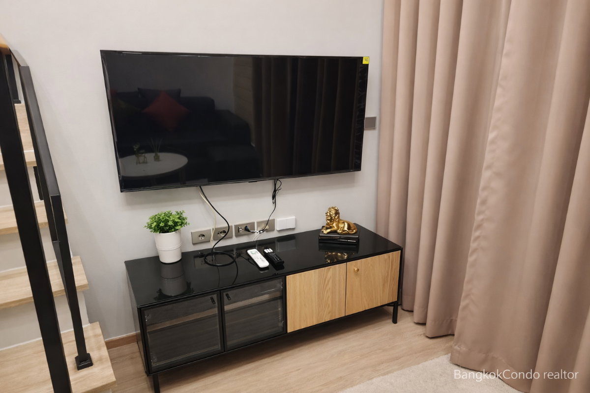 Duplex 1-Bedroom Condo for Rent at Culture Chula (36 sqm) — Siam BTS