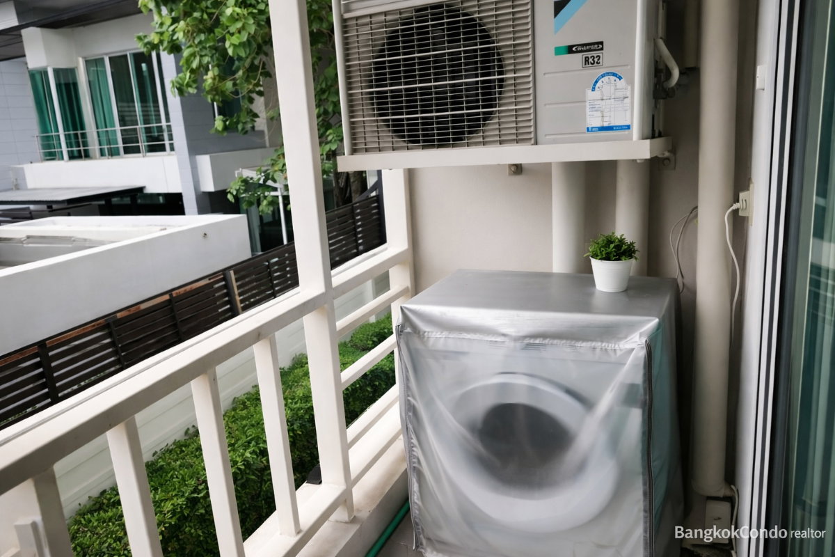 1-Bedroom Condo for Rent at Bless Residence Ekkamai (27 sqm) — Ekkamai BTS