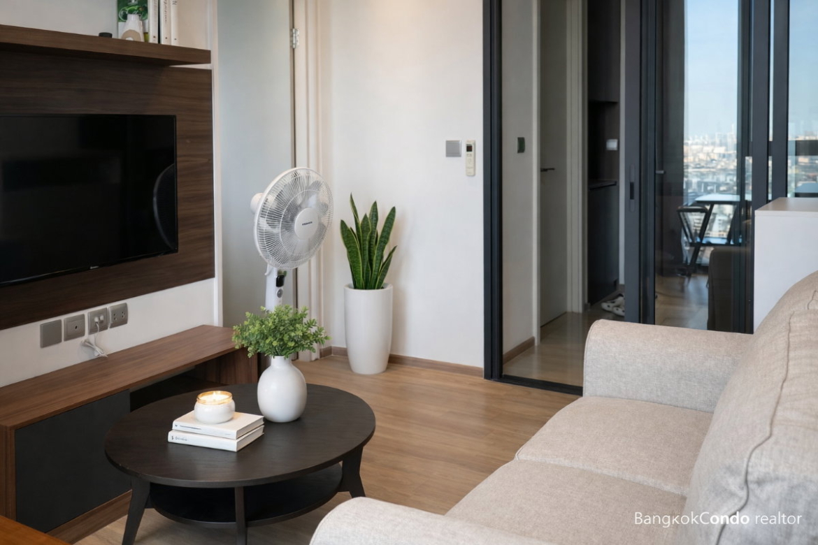 1-Bedroom Condo for Rent at THE LINE Phahon – Pradipat (34 sqm) — Saphan Khwai BTS