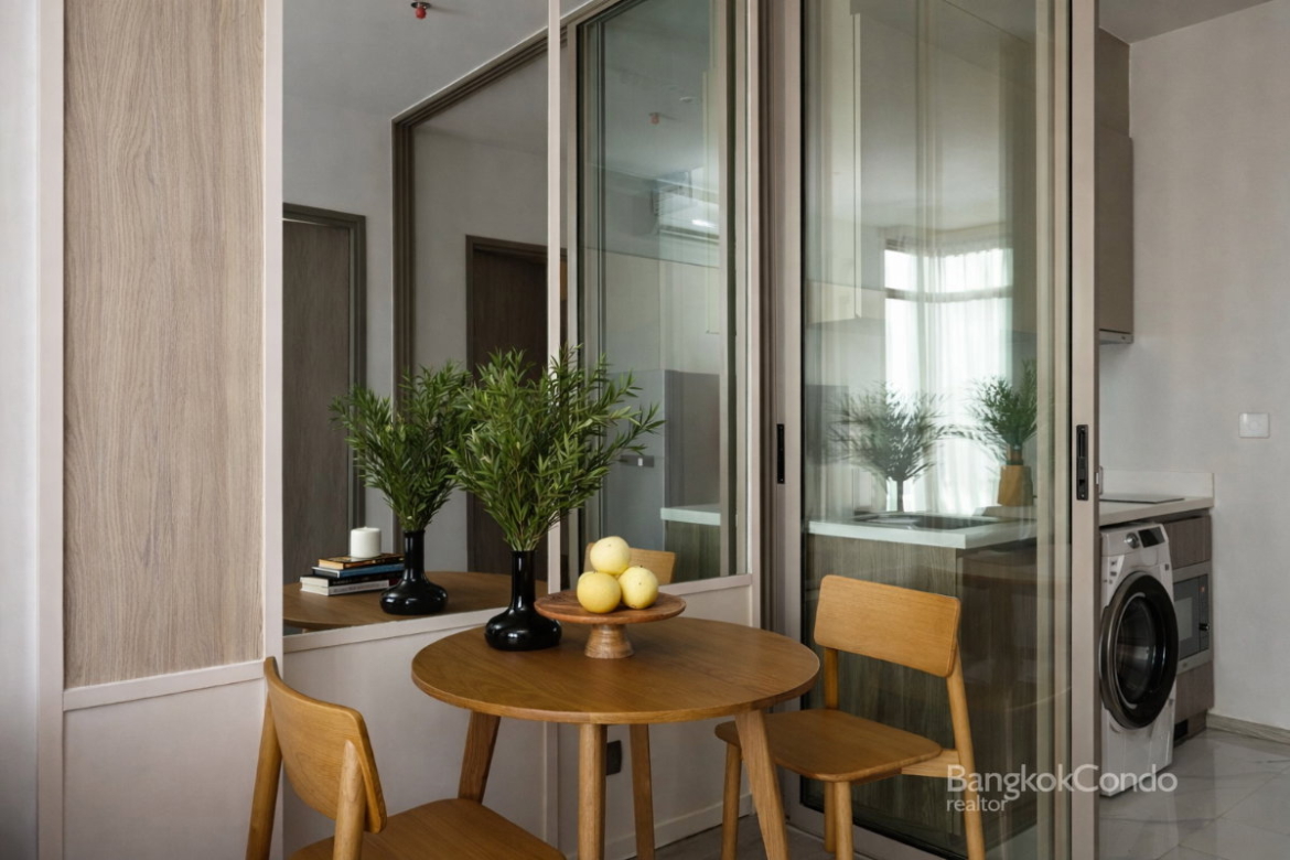 1-Bedroom Condo for Rent at Rhythm Ekkamai Estate (35 sqm) — Ekkamai BTS