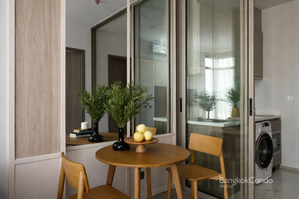 1-Bedroom Condo for Rent at Rhythm Ekkamai Estate (35 sqm) — Ekkamai BTS