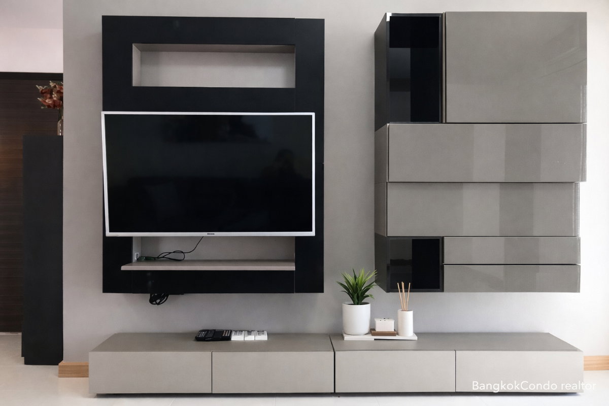 2-Bedroom Condo for Rent at Supalai Park Ekkamai – Thonglor (70.57 sqm) — Ekkamai BTS