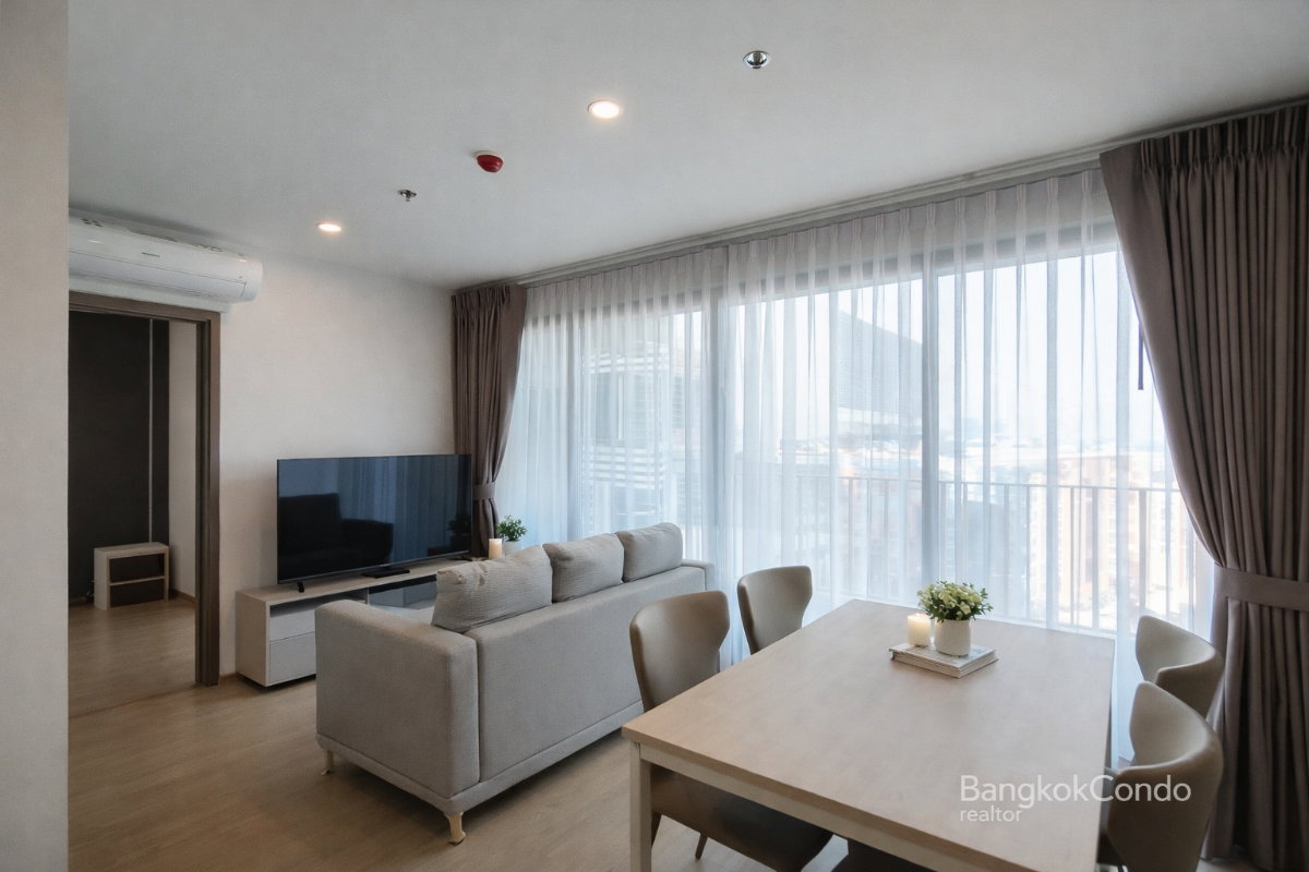 2-Bedroom Condo for Rent at Ideo O2 (53 sqm) — Bangna BTS