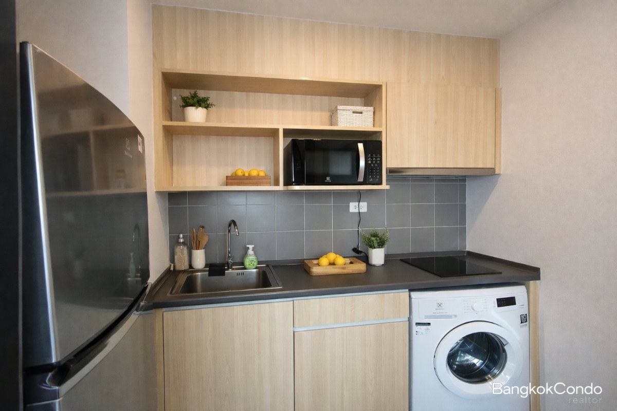 2-Bedroom Condo for Rent at Ideo O2 (53 sqm) — Bangna BTS