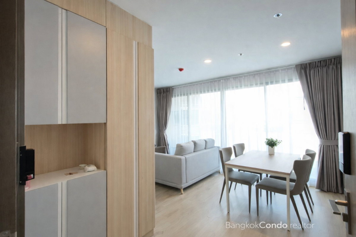 2-Bedroom Condo for Rent at Ideo O2 (53 sqm) — Bangna BTS