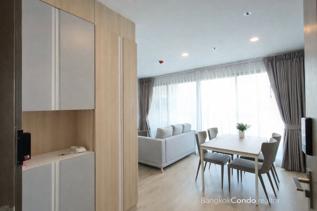 2-Bedroom Condo for Rent at Ideo O2 (53 sqm) — Bangna BTS
