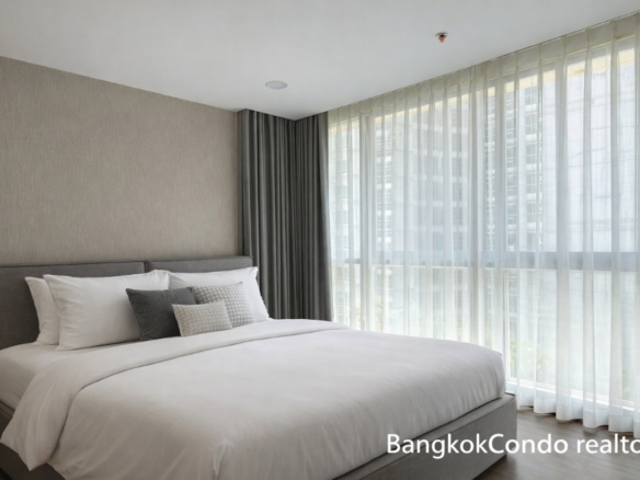 1-Bedroom Condo for Rent at The Rajdamri (68 sqm) — Chidlom BTS