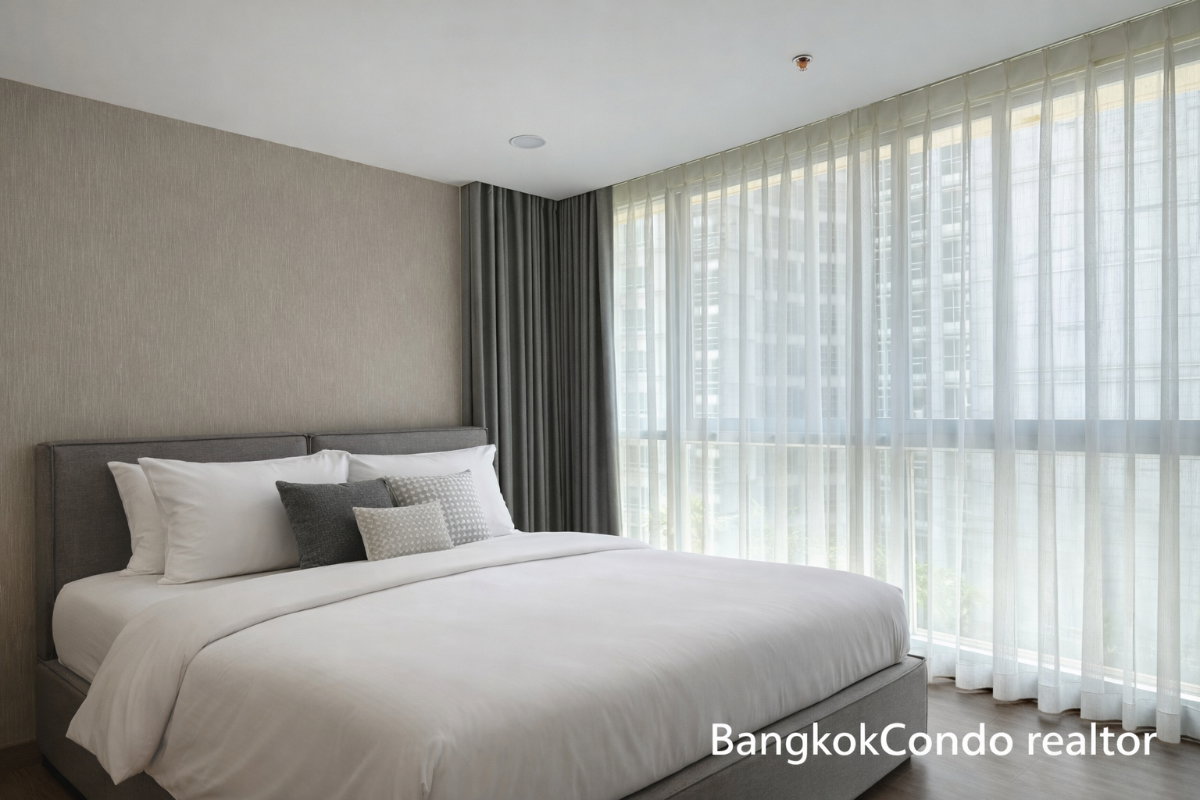 1-Bedroom Condo for Rent at The Rajdamri (68 sqm) — Chidlom BTS