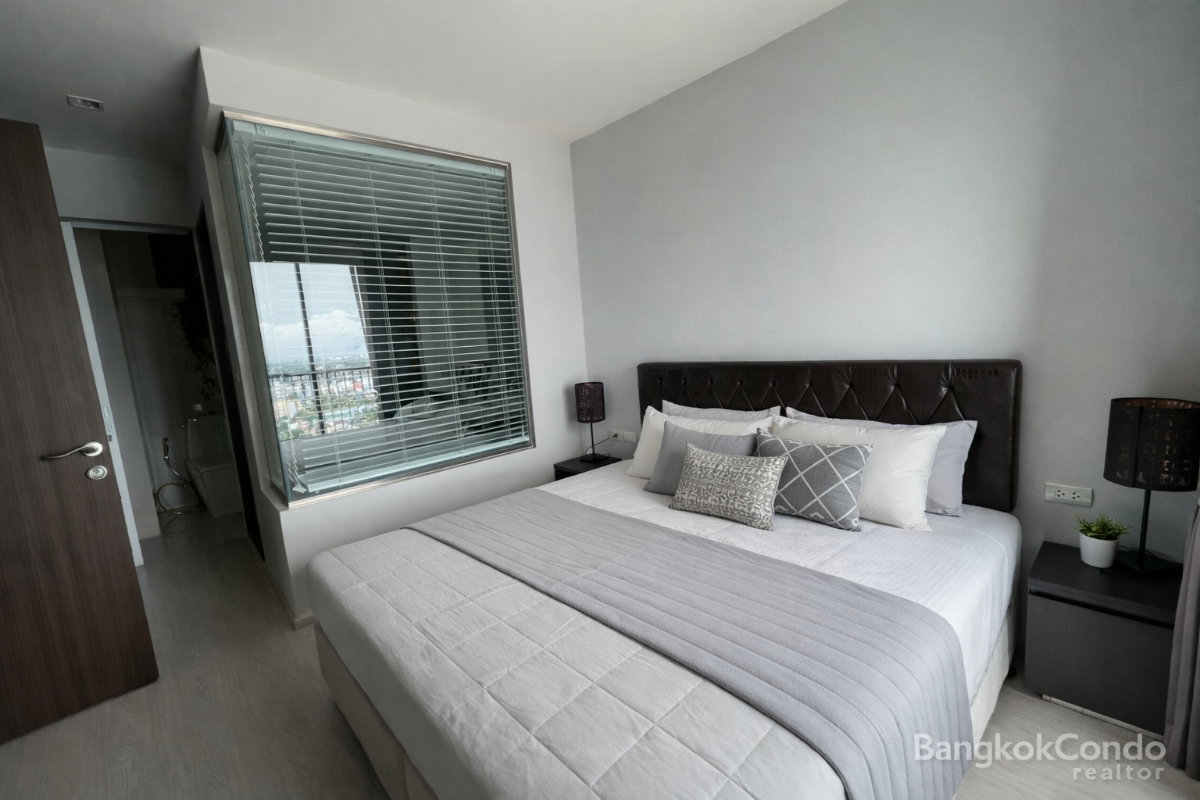 1-Bedroom Condo for Rent at Rhythm Sukhumvit 44/1 (45 sqm) — Phra Khanong BTS