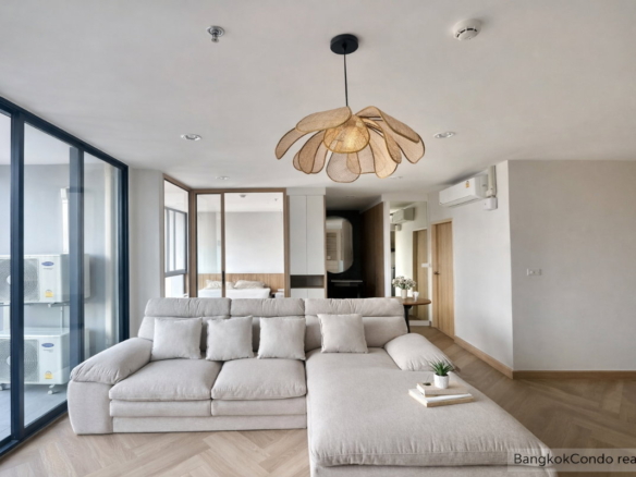 1-Bedroom Condo for Rent at The Issara Ladprao (50 sqm) — Ha Yaek Lat Phrao BTS