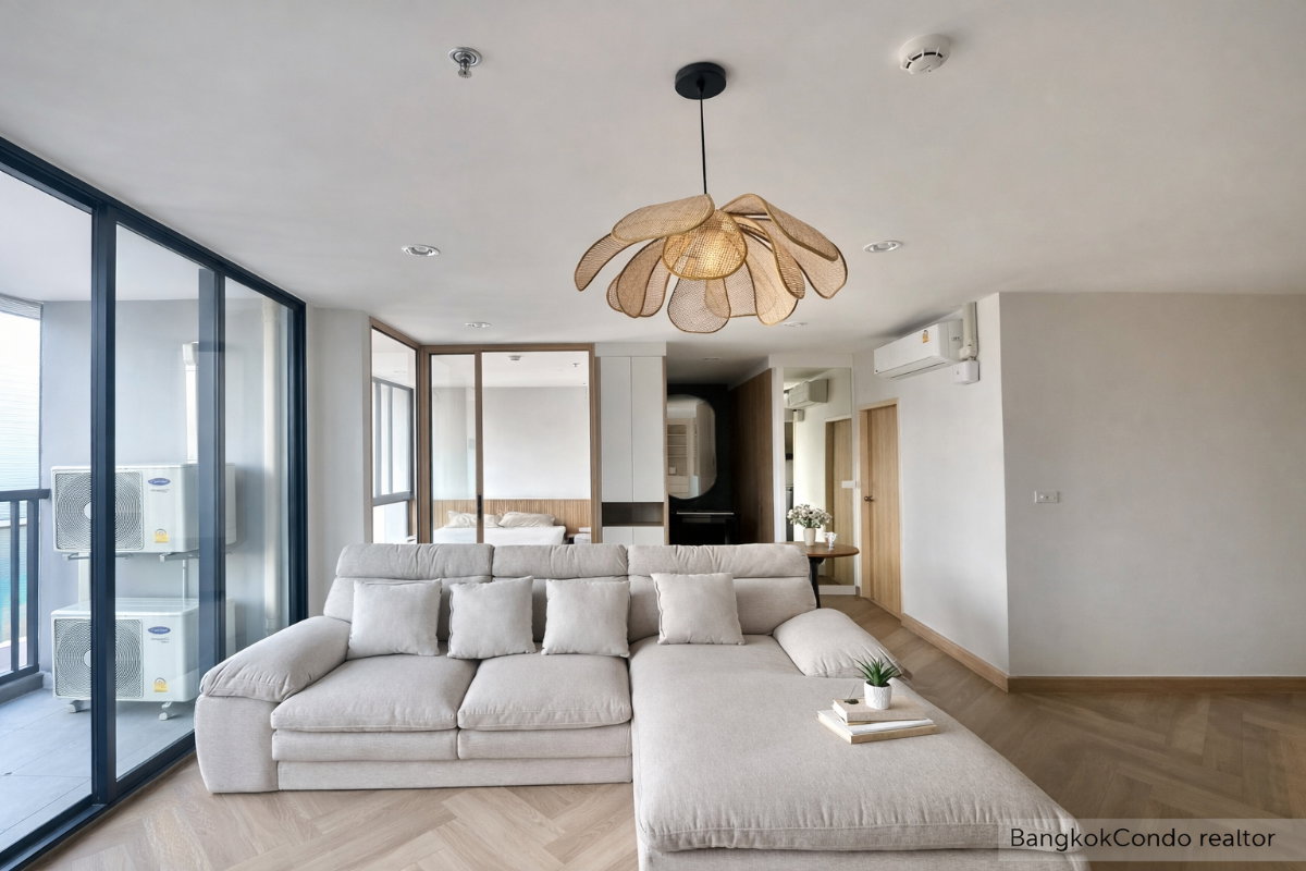 1-Bedroom Condo for Rent at The Issara Ladprao (50 sqm) — Ha Yaek Lat Phrao BTS