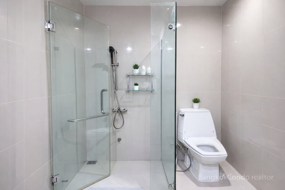 1-Bedroom Condo for Rent at The Issara Ladprao (50 sqm) — Ha Yaek Lat Phrao BTS
