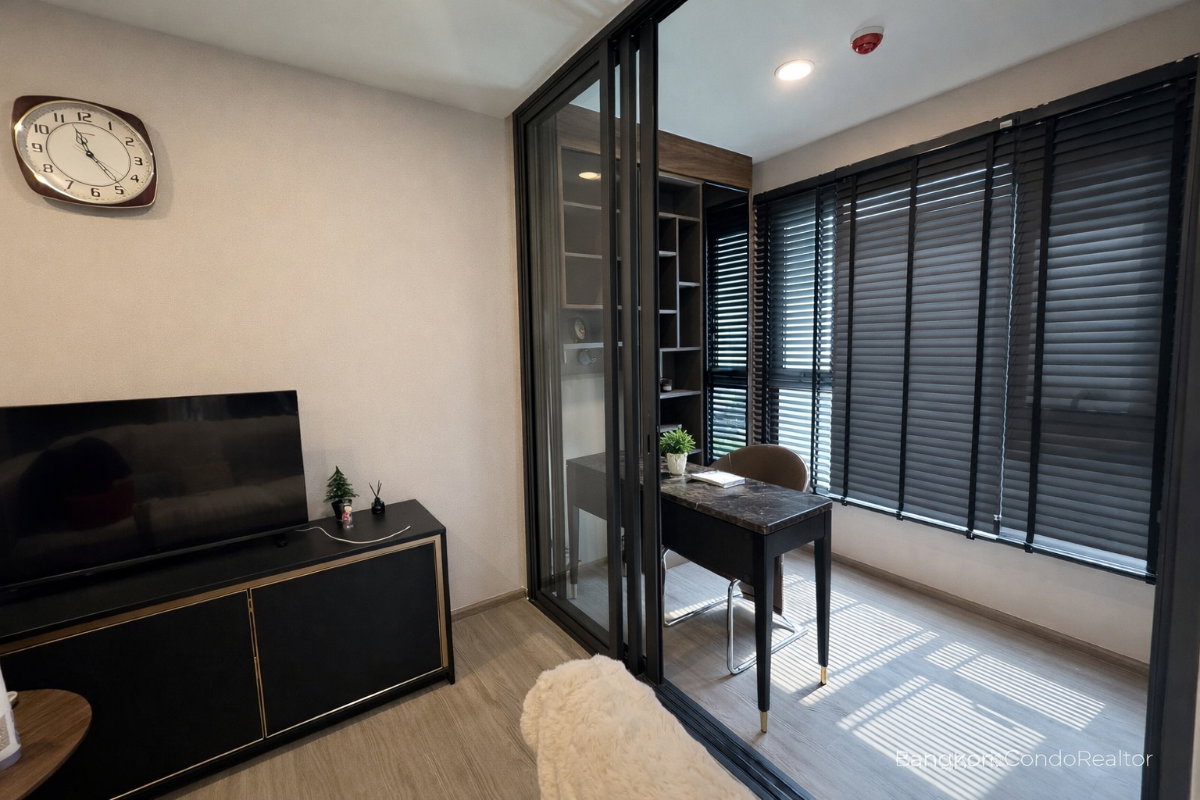 1-Bedroom Plus Condo for Rent at Aspire Sukhumvit – Rama 4 (35 sqm) — Phra Khanong BTS