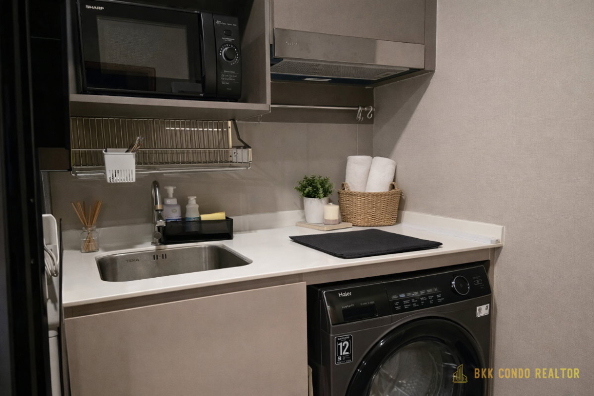 1-Bedroom Plus Condo for Rent at Aspire Sukhumvit – Rama 4 (35 sqm) — Phra Khanong BTS