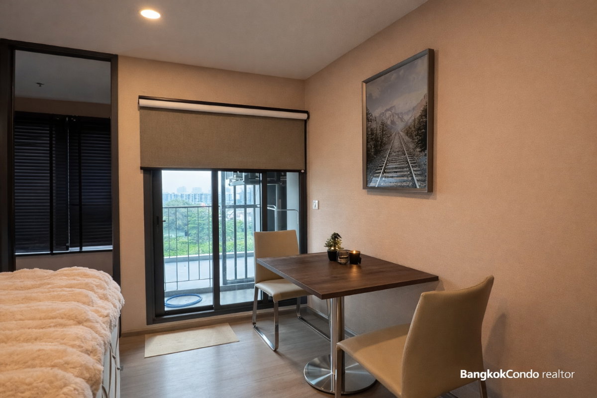 1-Bedroom Plus Condo for Rent at Aspire Sukhumvit – Rama 4 (35 sqm) — Phra Khanong BTS
