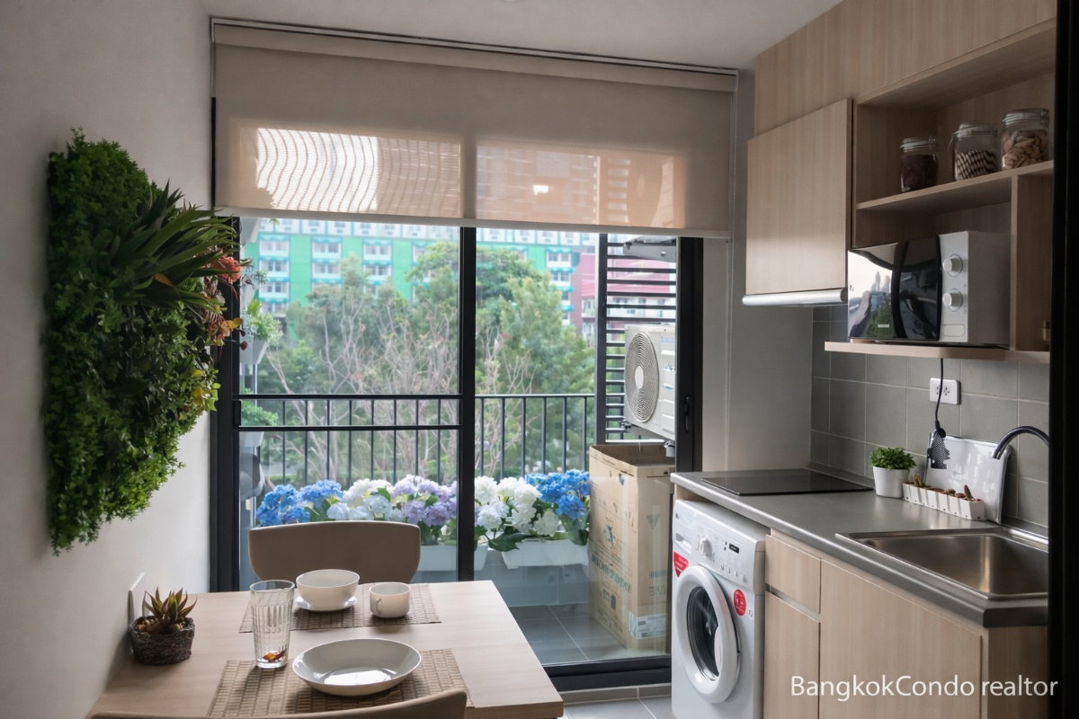 1-Bedroom Condo for Rent at Ideo O2 (33 sqm) — Bang Na BTS