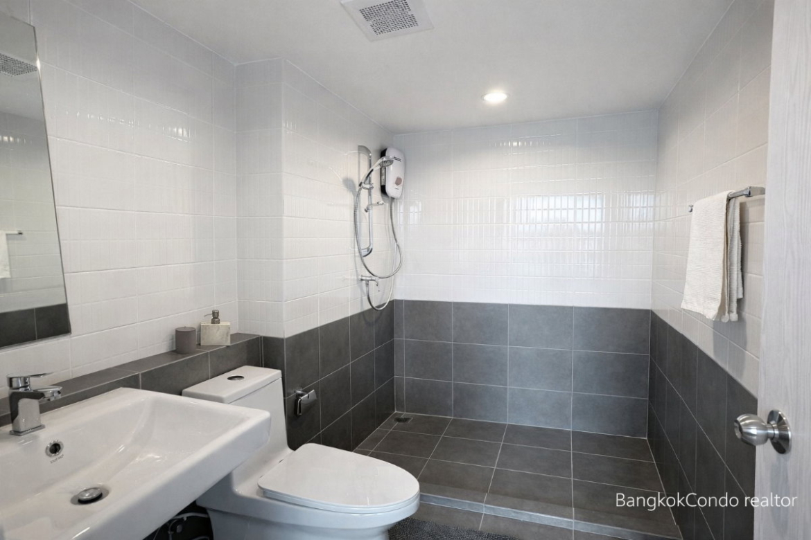 1-Bedroom Condo for Rent at Niche Mono Rama 9 (28 sqm) — Rama 9 MRT