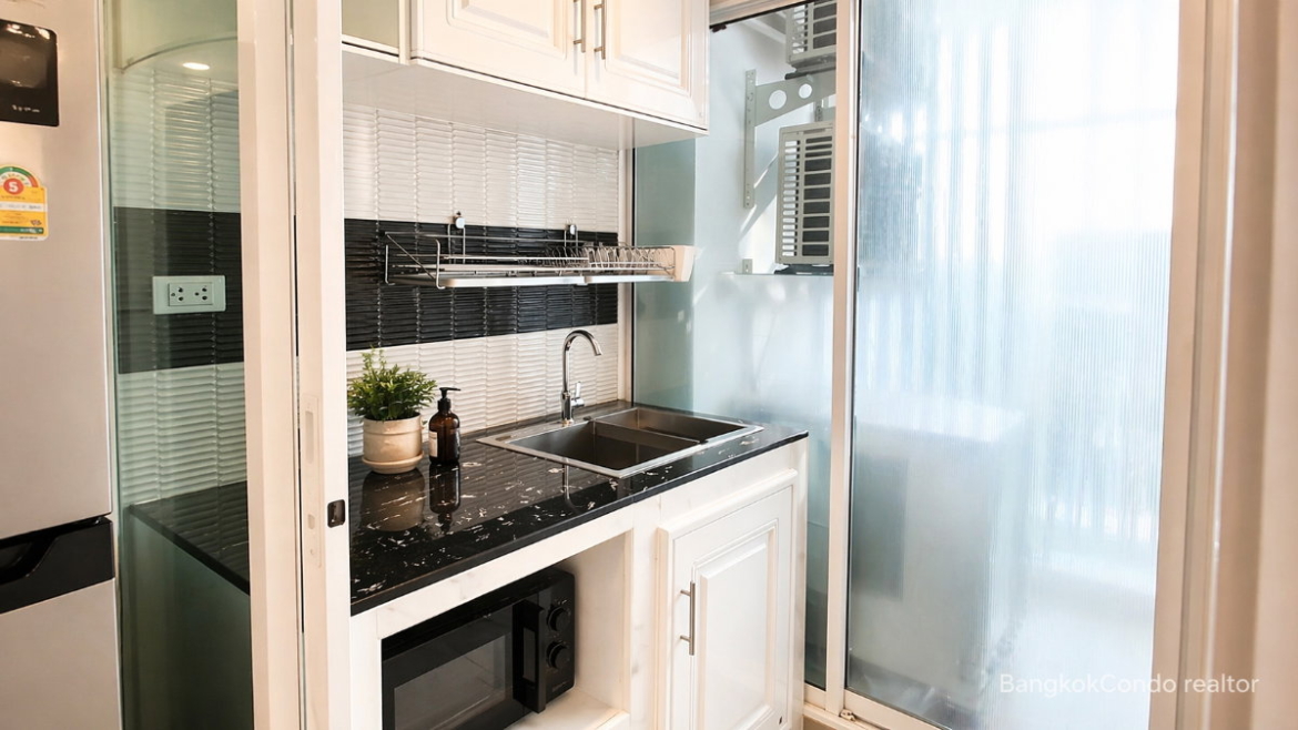 1-Bedroom Condo for Rent at Regent Home Bangna (29 sqm) — Bangna BTS