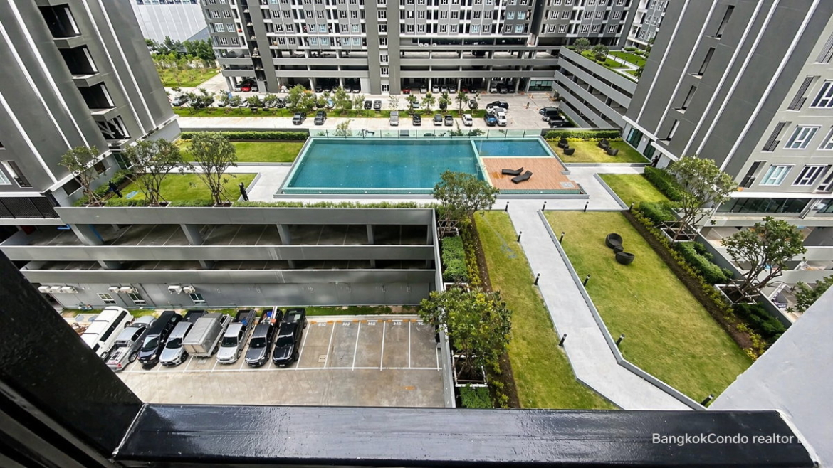 1-Bedroom Condo for Rent at Regent Home Bangna (29 sqm) — Bangna BTS