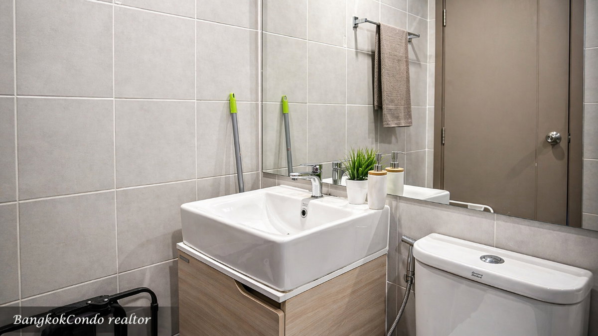 1-Bedroom Condo for Rent at Ideo O2 (33 sqm) — Bangna BTS