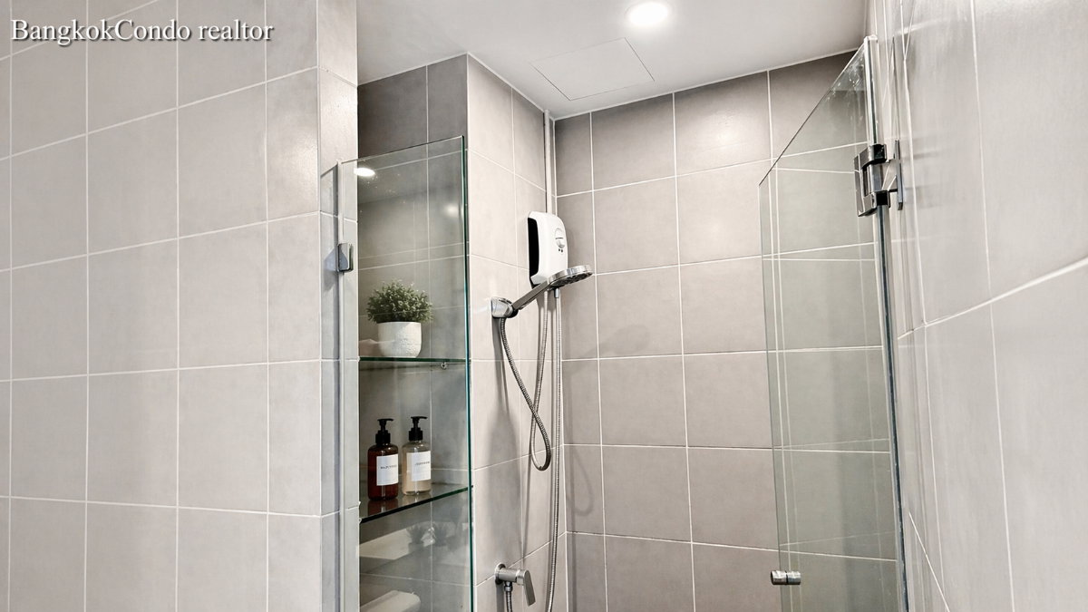 1-Bedroom Condo for Rent at Ideo O2 (33 sqm) — Bangna BTS