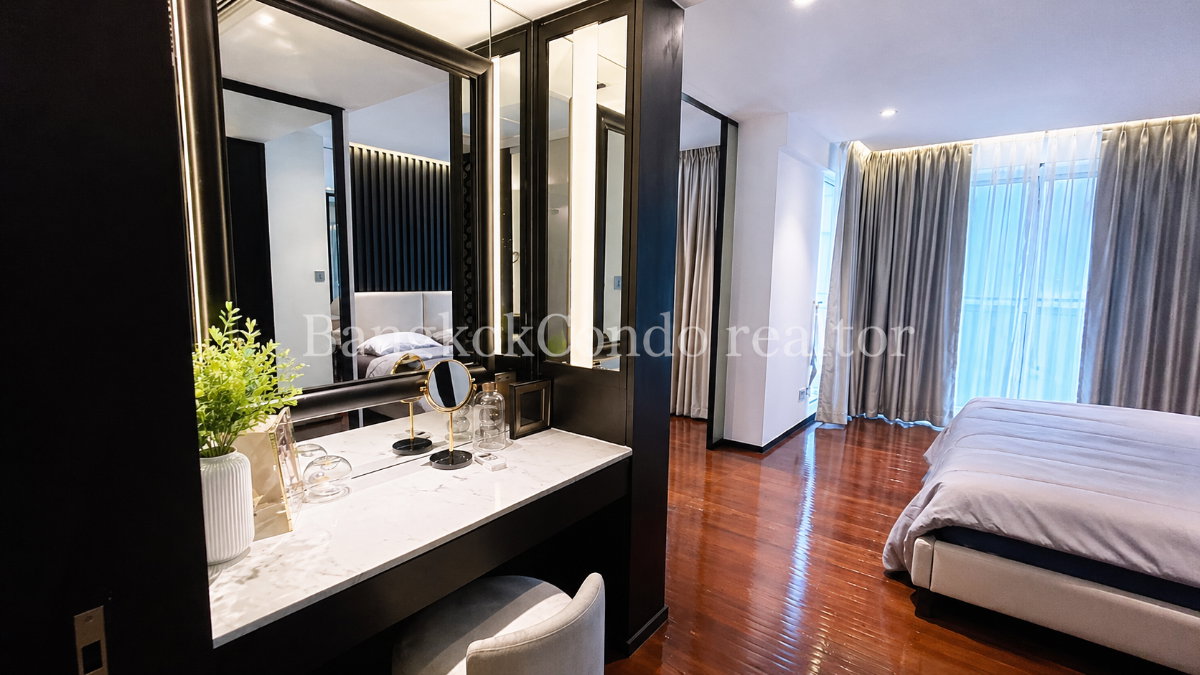 1-Bedroom Condo for Rent at The Private Residence Rajdamri (70 sqm) — Chidlom BTS