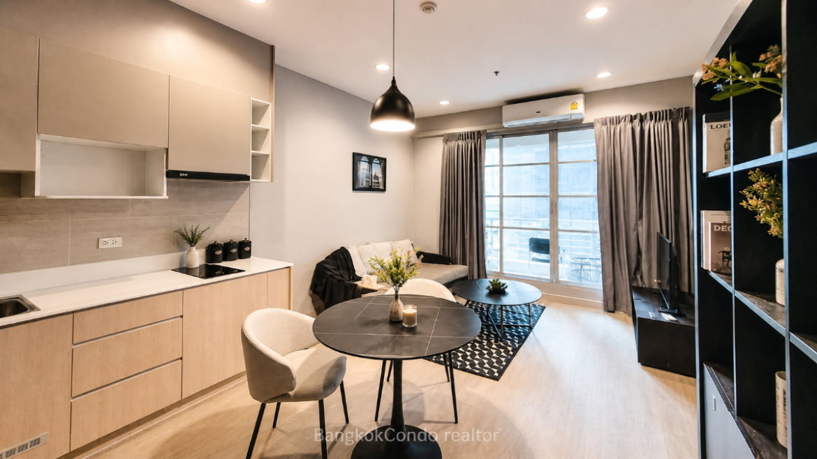 2-Bedroom Condo for Rent at Baan Klang Krung Siam – Pathumwan (67 sqm) — Siam BTS
