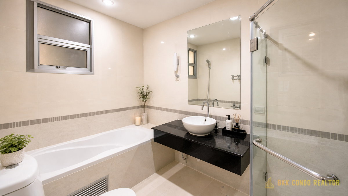 2-Bedroom Condo for Rent at Baan Klang Krung Siam – Pathumwan (67 sqm) — Siam BTS
