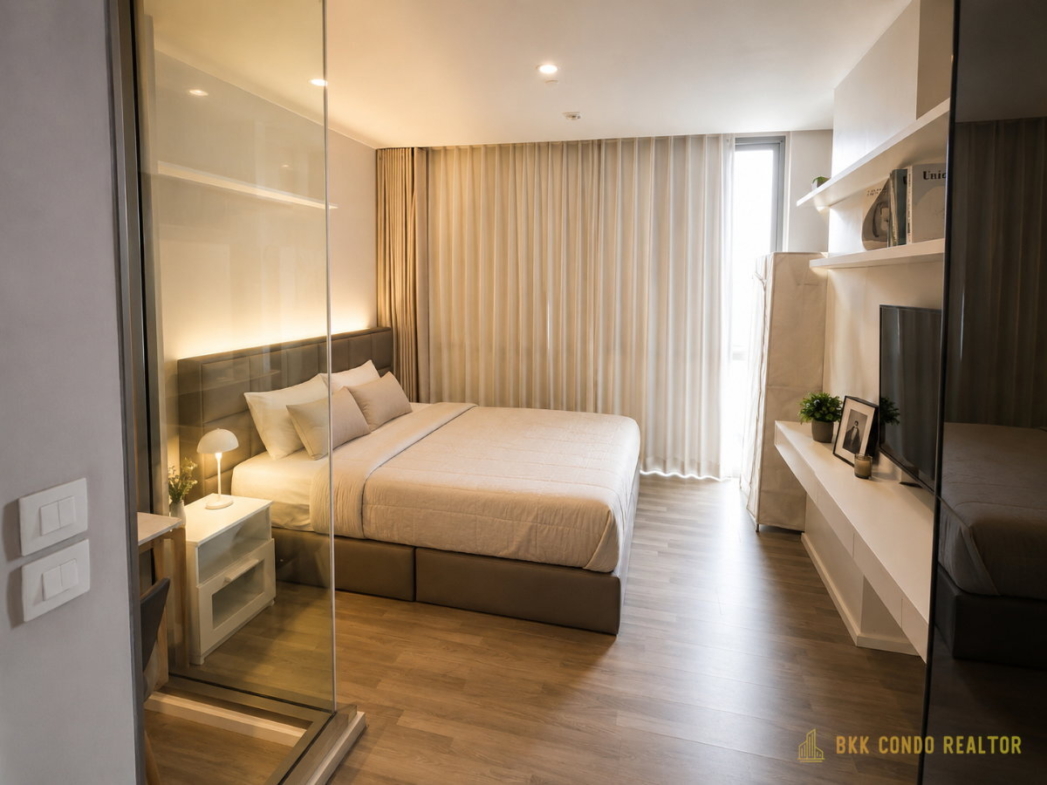 1-Bedroom Condo for Rent at The Room Sukhumvit 69 (44.2 sqm) — Phra Khanong BTS