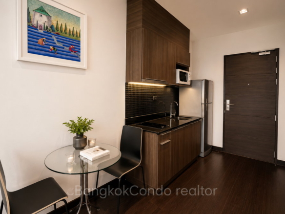 1-Bedroom Condo for Rent at IDEO Q Phayathai (42 sqm) — Phaya Thai BTS