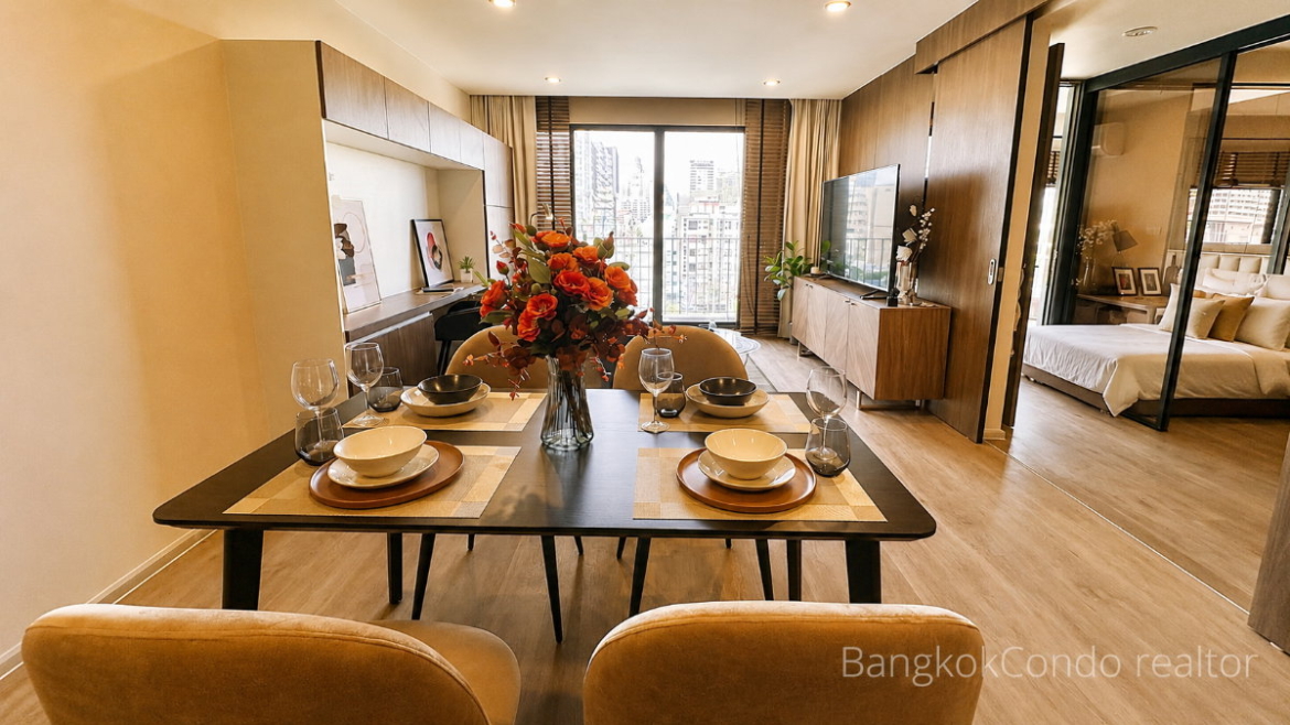 1-Bedroom Plus Condo for Rent at Noble Above Wireless Ruamrudee (65.5 sqm) — Ploenchit BTS